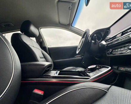Серый Киа Niro, объемом двигателя 0 л и пробегом 109 тыс. км за 20500 $, фото 32 на Automoto.ua