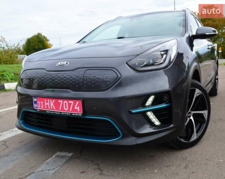 Серый Киа Niro, объемом двигателя 0 л и пробегом 77 тыс. км за 19950 $, фото 2 на Automoto.ua