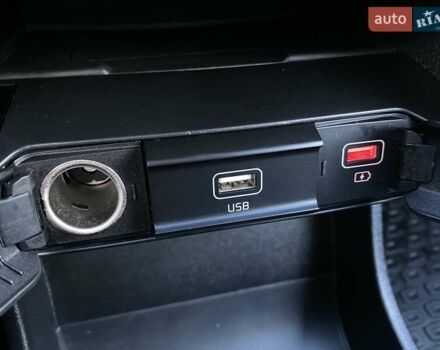 Киа Niro 2020 в Львове на Automoto.ua Серый Киа Niro, объемом двигателя 0 л и пробегом 101 тыс. км за 20300 $, фото 48 на Automoto.ua