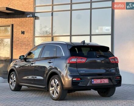 Серый Киа Niro, объемом двигателя 0 л и пробегом 74 тыс. км за 18200 $, фото 1 на Automoto.ua