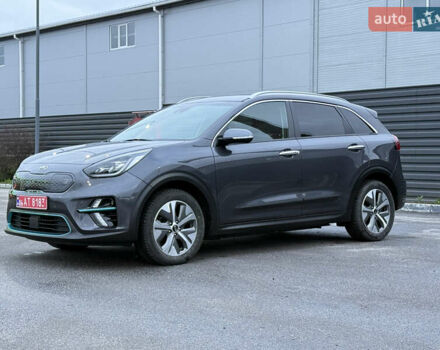 Серый Киа Niro, объемом двигателя 0 л и пробегом 165 тыс. км за 18000 $, фото 3 на Automoto.ua