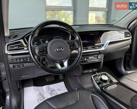 Сірий Кіа Niro, об'ємом двигуна 0 л та пробігом 70 тис. км за 19999 $, фото 55 на Automoto.ua
