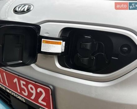 Сірий Кіа Niro, об'ємом двигуна 0 л та пробігом 108 тис. км за 19100 $, фото 5 на Automoto.ua