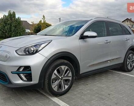 Серый Киа Niro, объемом двигателя 0 л и пробегом 82 тыс. км за 19500 $, фото 3 на Automoto.ua