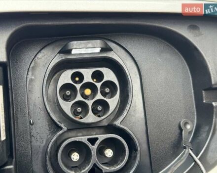 Сірий Кіа Niro, об'ємом двигуна 0 л та пробігом 118 тис. км за 19300 $, фото 63 на Automoto.ua