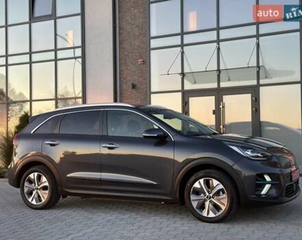 Серый Киа Niro, объемом двигателя 0 л и пробегом 74 тыс. км за 18200 $, фото 16 на Automoto.ua