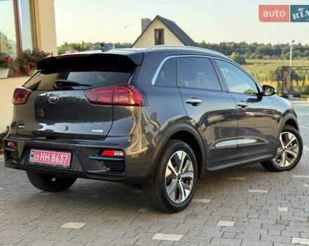 Серый Киа Niro, объемом двигателя 0 л и пробегом 145 тыс. км за 18800 $, фото 39 на Automoto.ua