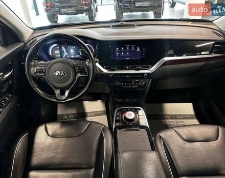 Сірий Кіа Niro, об'ємом двигуна 0 л та пробігом 155 тис. км за 18800 $, фото 24 на Automoto.ua