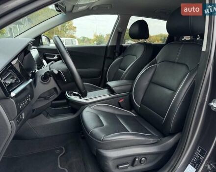 Серый Киа Niro, объемом двигателя 0 л и пробегом 150 тыс. км за 18500 $, фото 38 на Automoto.ua