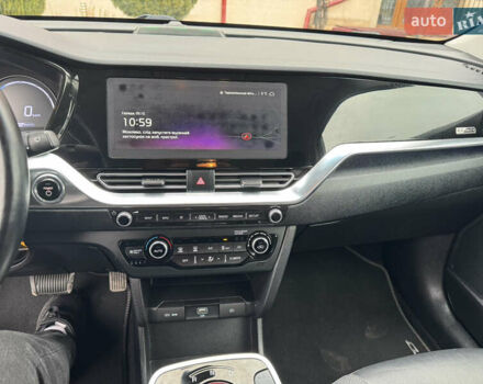 Серый Киа Niro, объемом двигателя 0 л и пробегом 158 тыс. км за 17750 $, фото 71 на Automoto.ua
