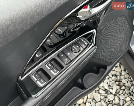 Серый Киа Niro, объемом двигателя 0 л и пробегом 112 тыс. км за 20800 $, фото 22 на Automoto.ua