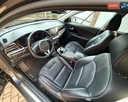 Сірий Кіа Niro, об'ємом двигуна 0 л та пробігом 118 тис. км за 20499 $, фото 42 на Automoto.ua
