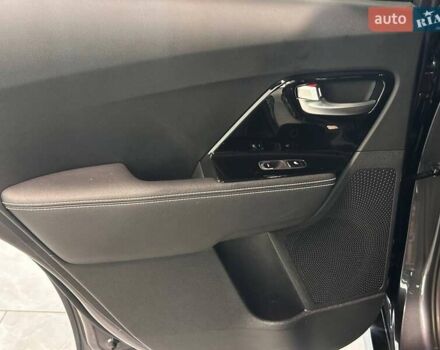 Сірий Кіа Niro, об'ємом двигуна 0 л та пробігом 155 тис. км за 18800 $, фото 31 на Automoto.ua