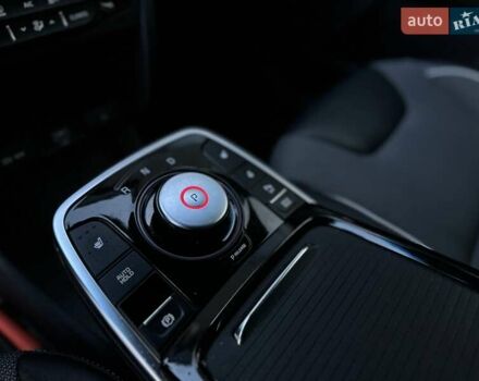 Серый Киа Niro, объемом двигателя 0 л и пробегом 88 тыс. км за 18500 $, фото 19 на Automoto.ua