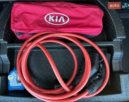 Сірий Кіа Niro, об'ємом двигуна 0 л та пробігом 58 тис. км за 23400 $, фото 88 на Automoto.ua