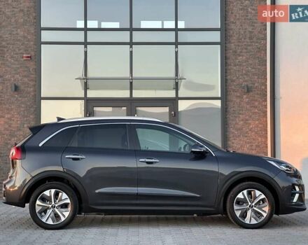 Серый Киа Niro, объемом двигателя 0 л и пробегом 74 тыс. км за 18200 $, фото 15 на Automoto.ua