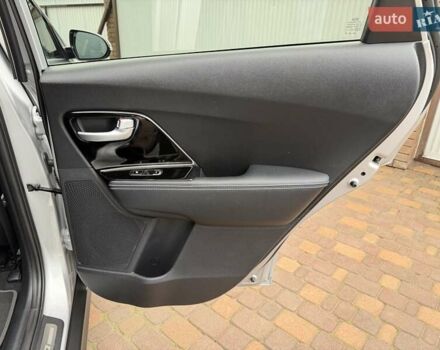 Сірий Кіа Niro, об'ємом двигуна 0 л та пробігом 71 тис. км за 21999 $, фото 70 на Automoto.ua