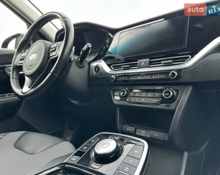 Серый Киа Niro, объемом двигателя 0 л и пробегом 128 тыс. км за 19400 $, фото 61 на Automoto.ua