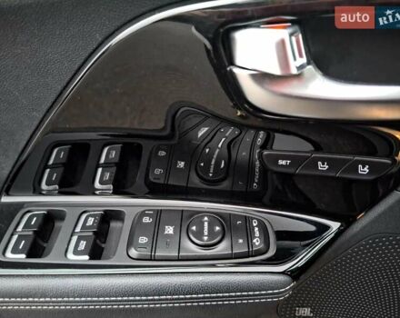 Серый Киа Niro, объемом двигателя 0 л и пробегом 150 тыс. км за 19300 $, фото 18 на Automoto.ua