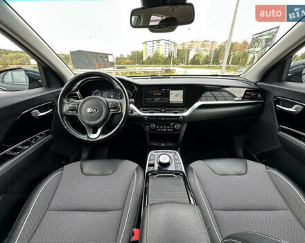 Серый Киа Niro, объемом двигателя 0 л и пробегом 128 тыс. км за 19400 $, фото 56 на Automoto.ua