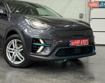 Серый Киа Niro, объемом двигателя 0 л и пробегом 153 тыс. км за 18558 $, фото 3 на Automoto.ua