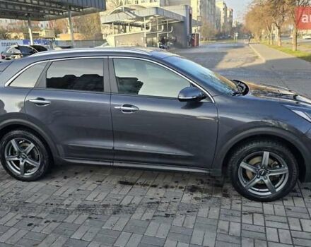 Серый Киа Niro, объемом двигателя 0 л и пробегом 83 тыс. км за 25100 $, фото 6 на Automoto.ua