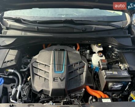 Серый Киа Niro, объемом двигателя 0 л и пробегом 124 тыс. км за 18950 $, фото 21 на Automoto.ua