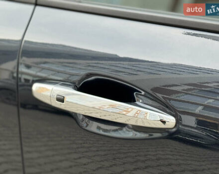 Серый Киа Niro, объемом двигателя 0 л и пробегом 156 тыс. км за 18500 $, фото 44 на Automoto.ua