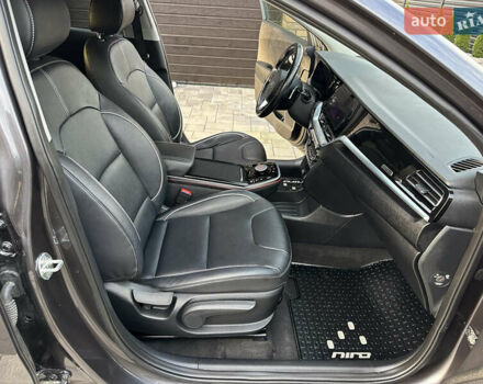 Киа Niro 2020 в Луцке на Automoto.ua Серый Киа Niro, объемом двигателя 0 л и пробегом 130 тыс. км за 19900 $, фото 19 на Automoto.ua