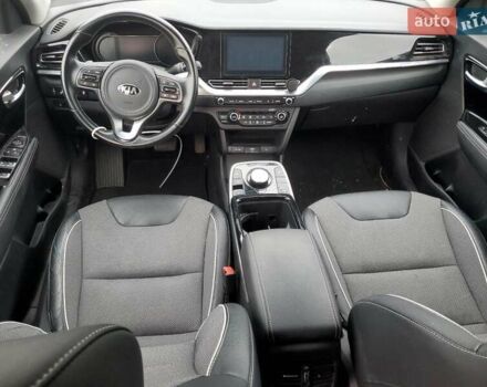 Серый Киа Niro, объемом двигателя 1.58 л и пробегом 51 тыс. км за 3000 $, фото 7 на Automoto.ua