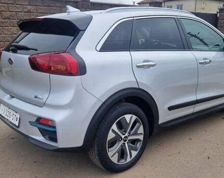 Серый Киа Niro, объемом двигателя 0 л и пробегом 167 тыс. км за 18400 $, фото 6 на Automoto.ua