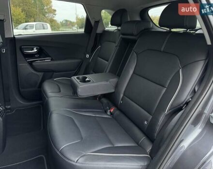 Серый Киа Niro, объемом двигателя 0 л и пробегом 150 тыс. км за 18500 $, фото 60 на Automoto.ua