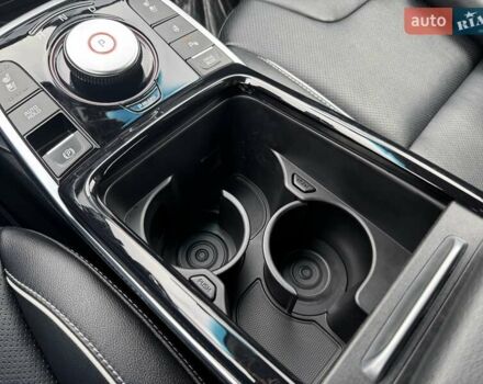 Сірий Кіа Niro, об'ємом двигуна 0 л та пробігом 118 тис. км за 19300 $, фото 71 на Automoto.ua