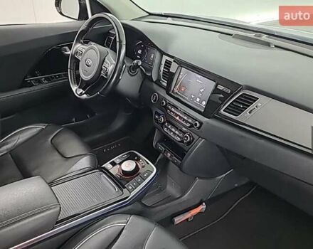 Серый Киа Niro, объемом двигателя 0 л и пробегом 125 тыс. км за 19250 $, фото 65 на Automoto.ua