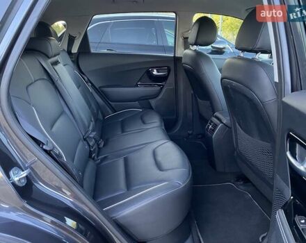 Сірий Кіа Niro, об'ємом двигуна 0 л та пробігом 88 тис. км за 22500 $, фото 52 на Automoto.ua