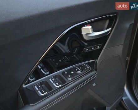 Серый Киа Niro, объемом двигателя 0 л и пробегом 144 тыс. км за 17250 $, фото 20 на Automoto.ua