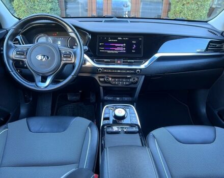 Сірий Кіа Niro, об'ємом двигуна 0 л та пробігом 89 тис. км за 437 $, фото 2 на Automoto.ua