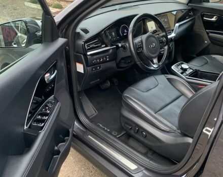 Серый Киа Niro, объемом двигателя 0 л и пробегом 139 тыс. км за 18800 $, фото 6 на Automoto.ua
