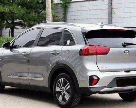 Серый Киа Niro, объемом двигателя 0 л и пробегом 44 тыс. км за 17500 $, фото 1 на Automoto.ua