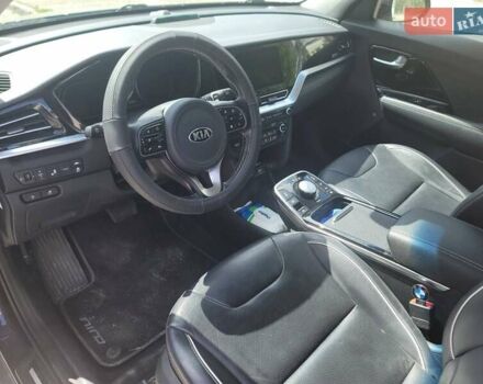 Серый Киа Niro, объемом двигателя 0 л и пробегом 160 тыс. км за 18950 $, фото 11 на Automoto.ua
