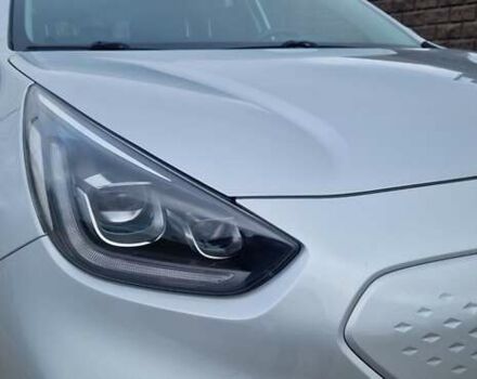 Серый Киа Niro, объемом двигателя 0 л и пробегом 167 тыс. км за 18400 $, фото 8 на Automoto.ua