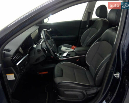 Серый Киа Niro, объемом двигателя 0 л и пробегом 108 тыс. км за 19900 $, фото 6 на Automoto.ua