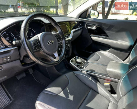Серый Киа Niro, объемом двигателя 0 л и пробегом 143 тыс. км за 17900 $, фото 18 на Automoto.ua