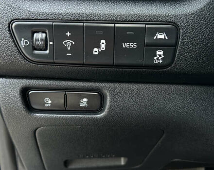 Сірий Кіа Niro, об'ємом двигуна 0 л та пробігом 113 тис. км за 19580 $, фото 23 на Automoto.ua