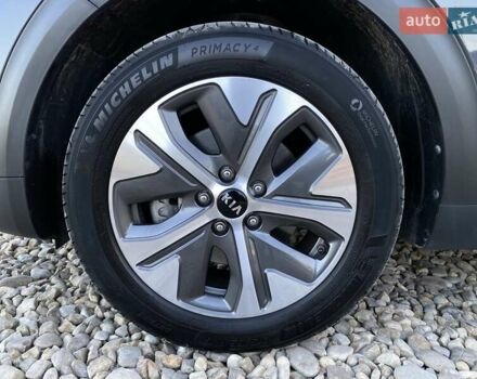 Сірий Кіа Niro, об'ємом двигуна 0 л та пробігом 107 тис. км за 21950 $, фото 22 на Automoto.ua