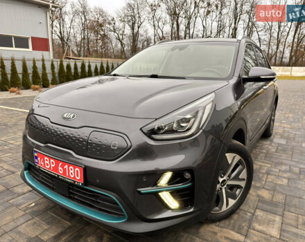 Серый Киа Niro, объемом двигателя 0 л и пробегом 77 тыс. км за 19500 $, фото 1 на Automoto.ua