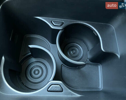 Сірий Кіа Niro, об'ємом двигуна 0 л та пробігом 116 тис. км за 21800 $, фото 90 на Automoto.ua