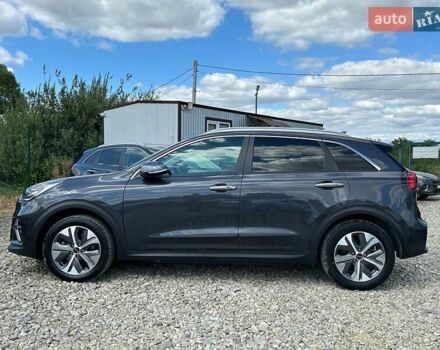 Сірий Кіа Niro, об'ємом двигуна 0 л та пробігом 97 тис. км за 22600 $, фото 8 на Automoto.ua