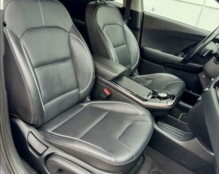 Серый Киа Niro, объемом двигателя 0 л и пробегом 147 тыс. км за 18800 $, фото 19 на Automoto.ua