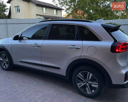 Серый Киа Niro, объемом двигателя 1.58 л и пробегом 67 тыс. км за 22600 $, фото 7 на Automoto.ua